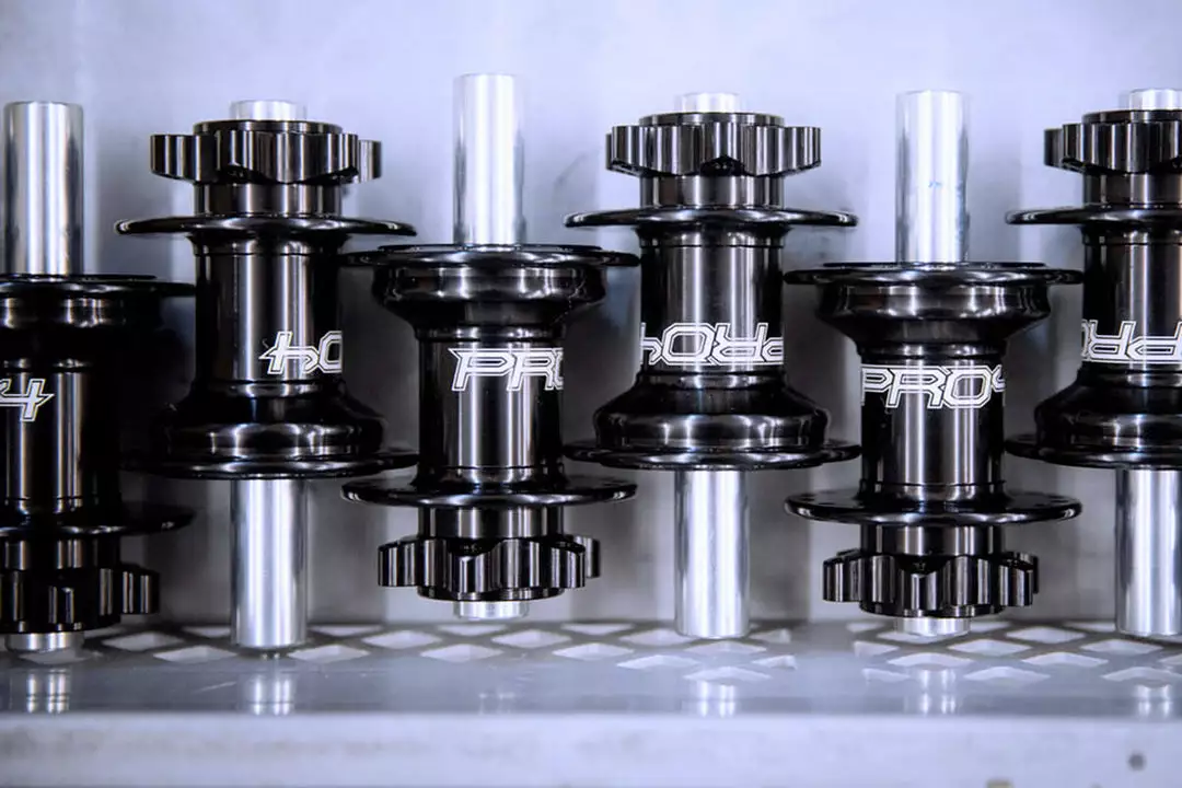 Hope Pro 4 Front Hub Wheels, Rims & Hubs 4 Hope Pro 4 Front Hub Wheels, Rims & Hubs