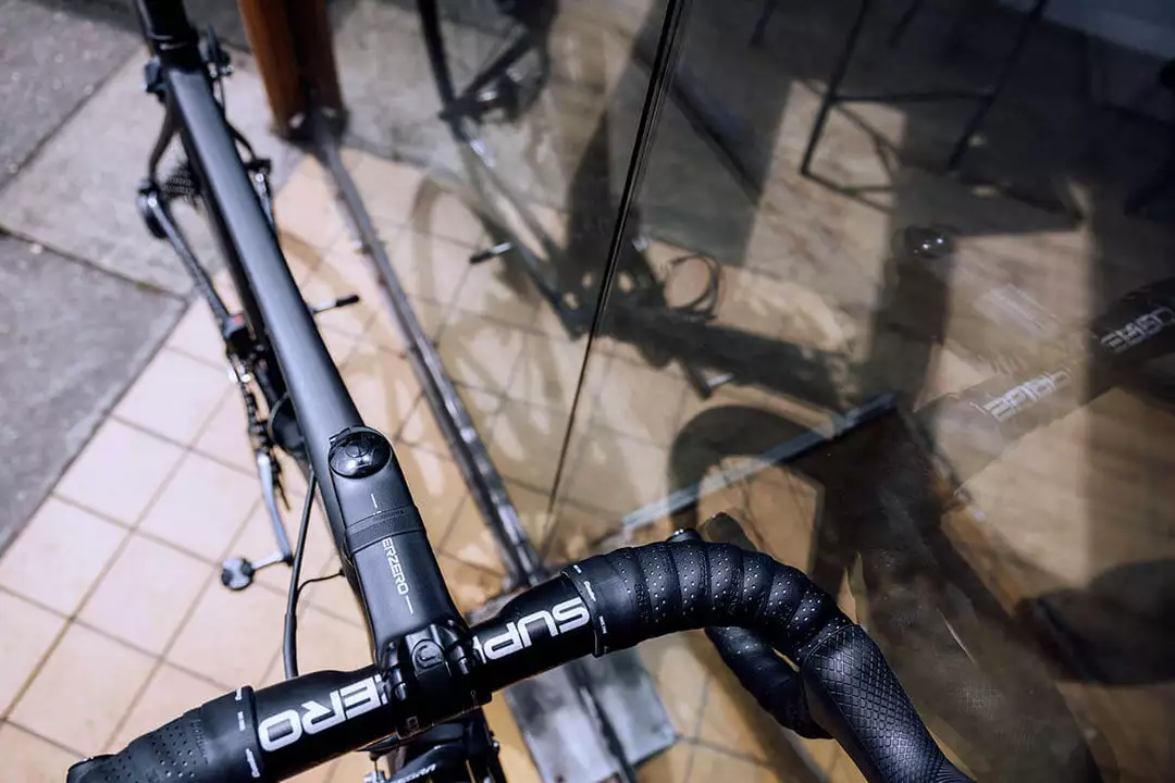 Condor Supremacy Reflective Microfibre Handlebar Tape Contact Points 2 Condor Supremacy Reflective Microfibre Handlebar Tape Contact Points