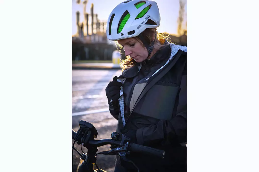 Women's Clothing Endura Women's Urban Luminite II 3 In 1 Jacket With Gilet 8 Women's Clothing Endura Women's Urban Luminite II 3 In 1 Jacket With Gilet