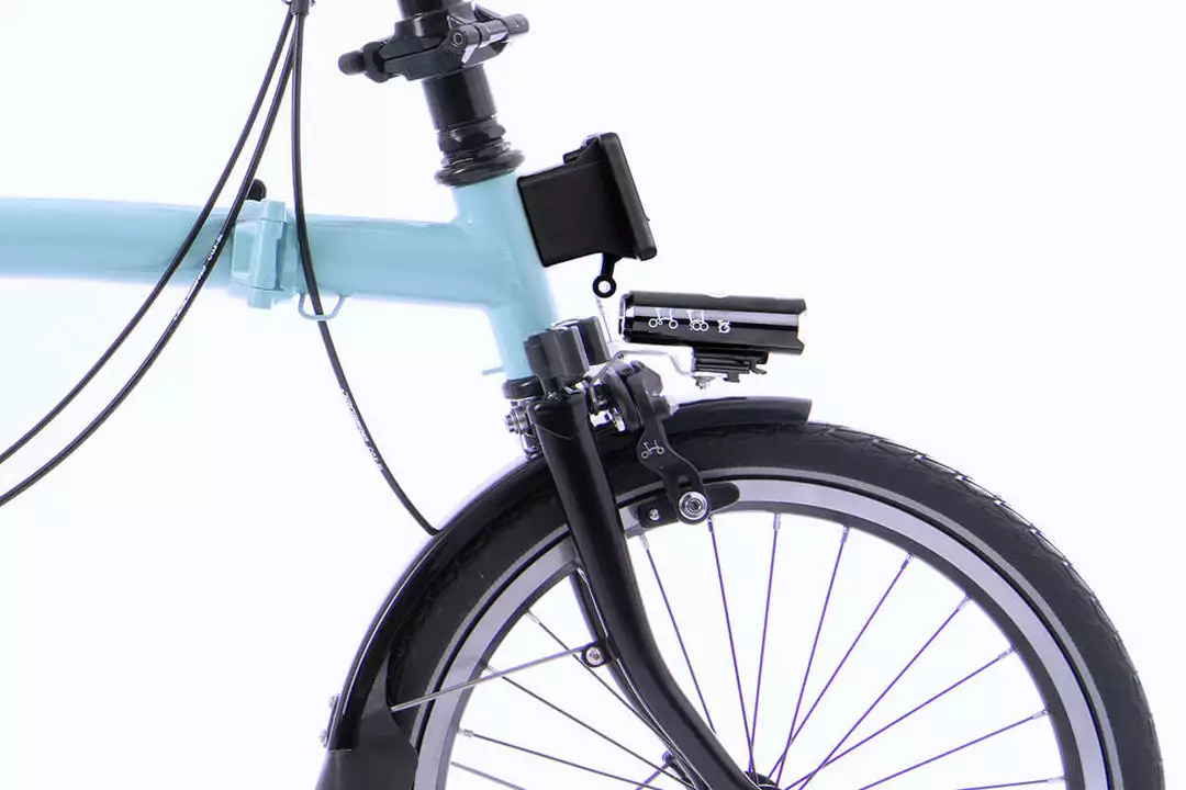 Brompton Components Brompton CatEye Volt400 Rechargeable Front Light With Bracket 3 Brompton Components Brompton CatEye Volt400 Rechargeable Front Light With Bracket