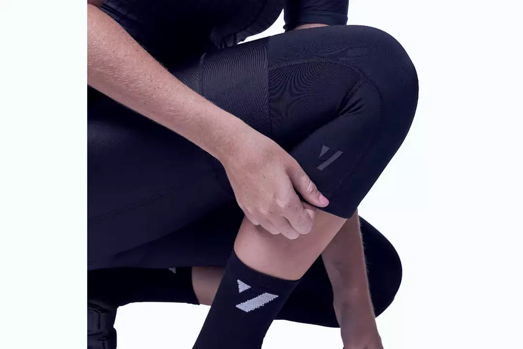 VOID CYCLING Void Knee Warmer 1 VOID CYCLING Void Knee Warmer